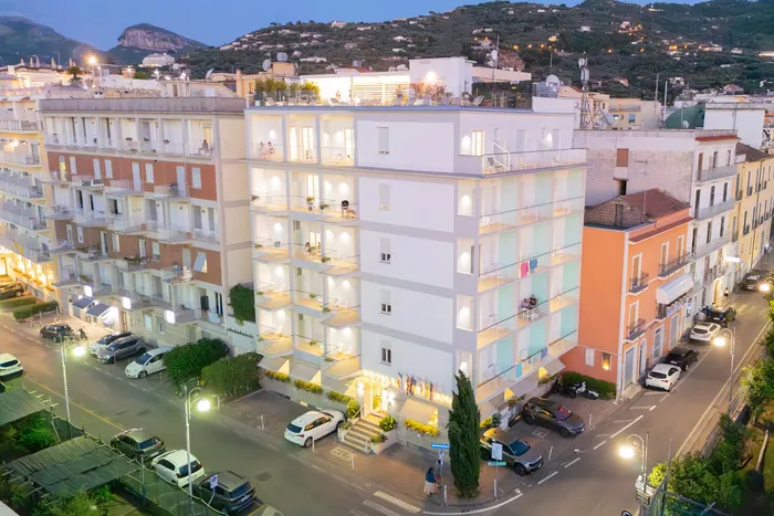 Book and Pay for 7 Nights